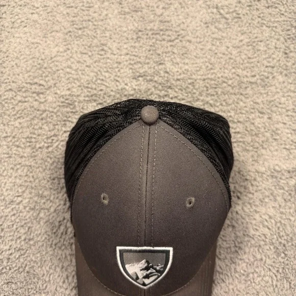 Kuhl Hat Cap Snap Back Black Gray Trucker Mesh‎ Embroidered Shield Patch Mens - Picture 4 of 9